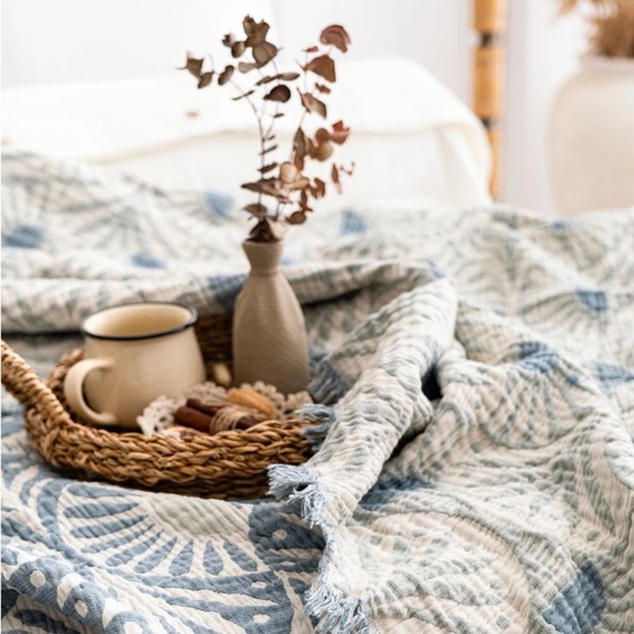 Ginkgo Deco Leaf Quilt 2 Side FLiPSiDE Green + Cream Patterned Quilt KING NEW - Picture 5 of 15